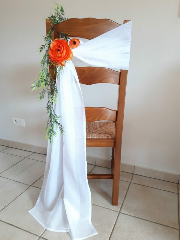 Chaises bois & voilage – Image 3