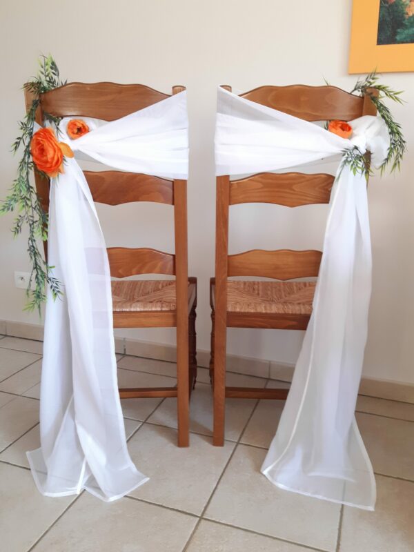 Chaises bois & voilage