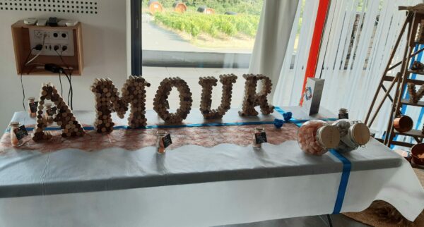 Lettres AMOUR bouchons